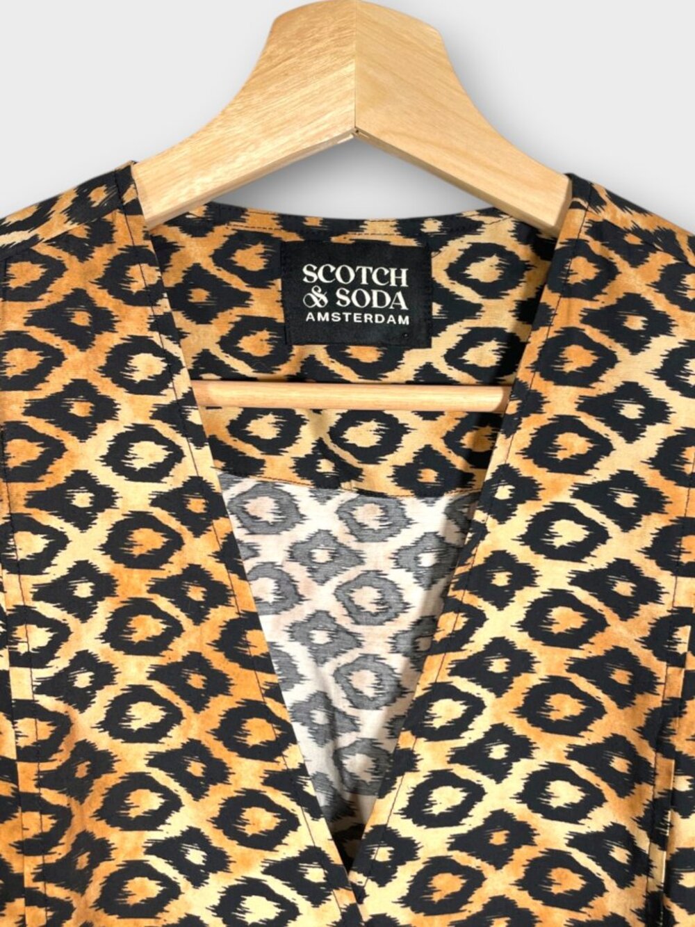 Scotch & Soda Animal Print Jumpsuit Sz S Black Tan Short Sleeve V-Neck Romper - Picture 5 of 10